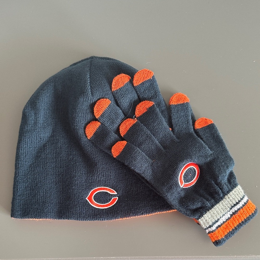 NFL Chicago Bears Navy and Orange Reversible Beanie Hat & Gloves Set New in Box